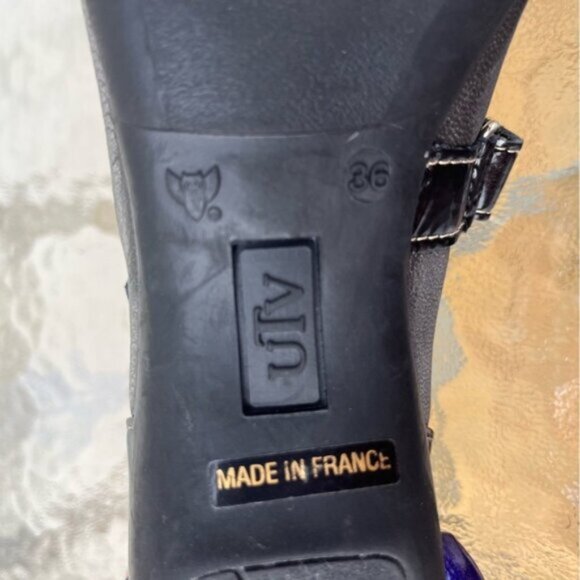 Un Tour En Ville Black Patent and Metallic Grey Leather Square Toe Slip On Shoes - Picture 9 of 12